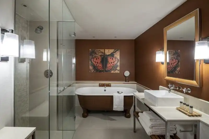 The Grove Hotel, Watford, 2021